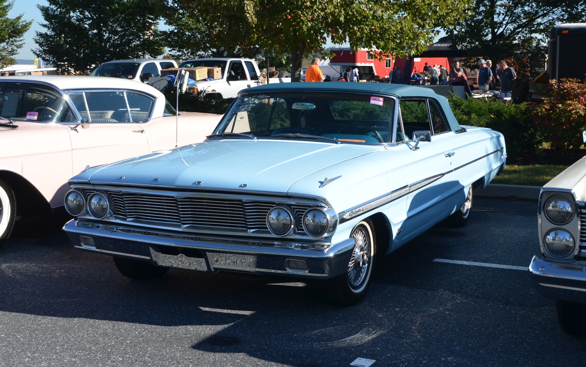 Une Ford Galaxie 500 1963. Décapotable en plus!