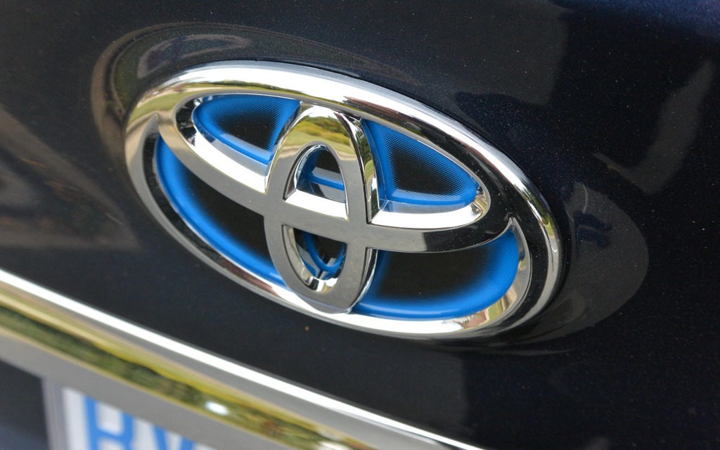 Le logo bleuté est assigné au modèle hybride.