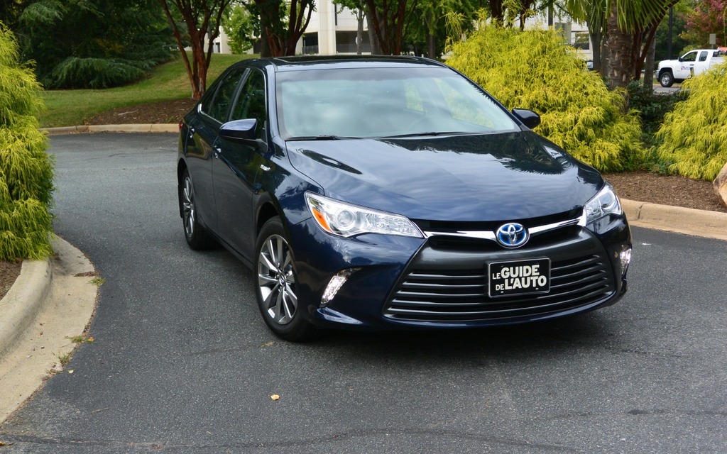 La Camry est offerte en neuf versions différentes.