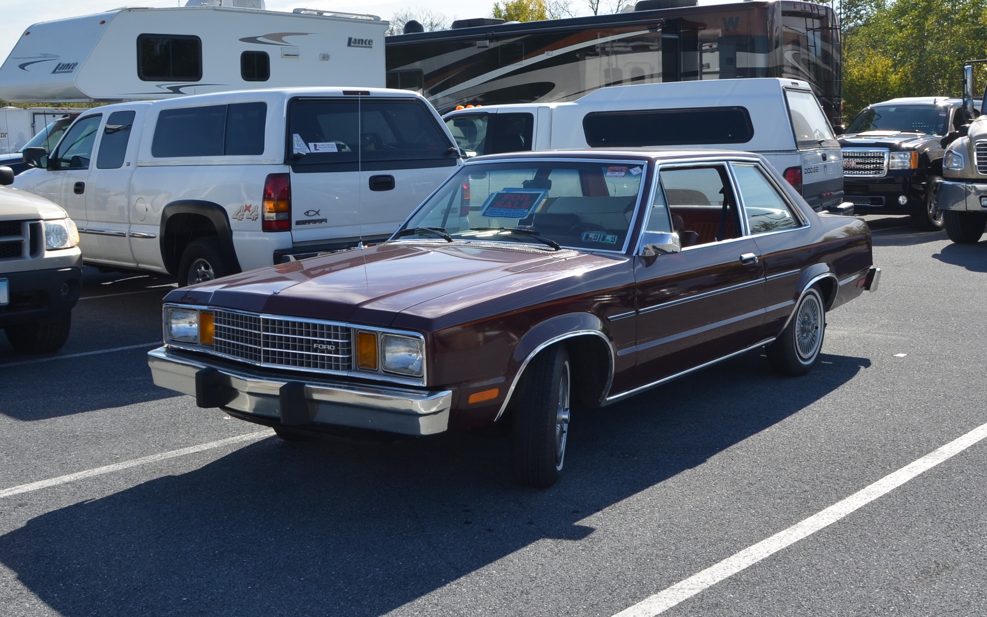 Superbement conservé ce Ford Fairmont 1980. 6 000$