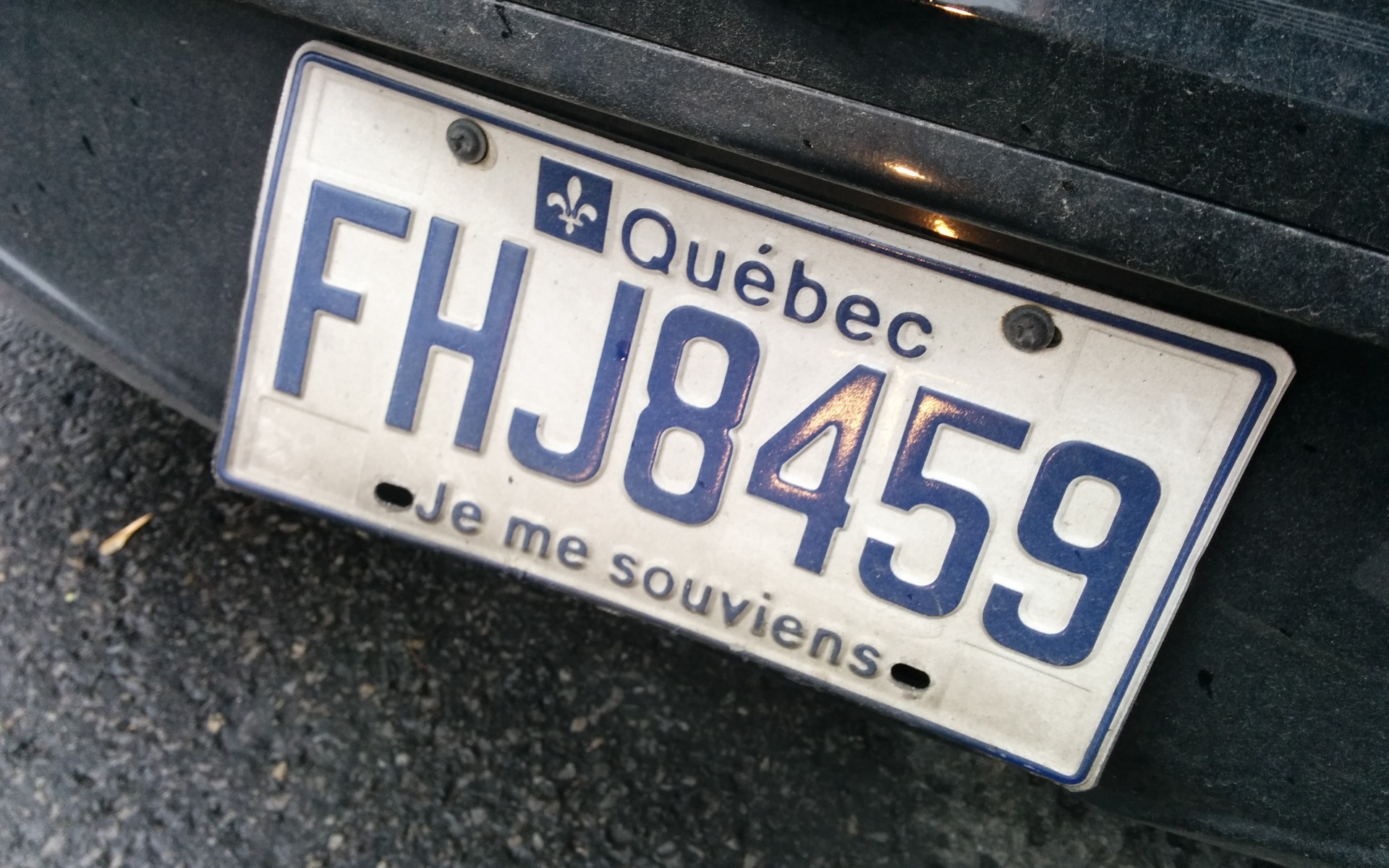 Voici la plaque de l'autre véhicule.