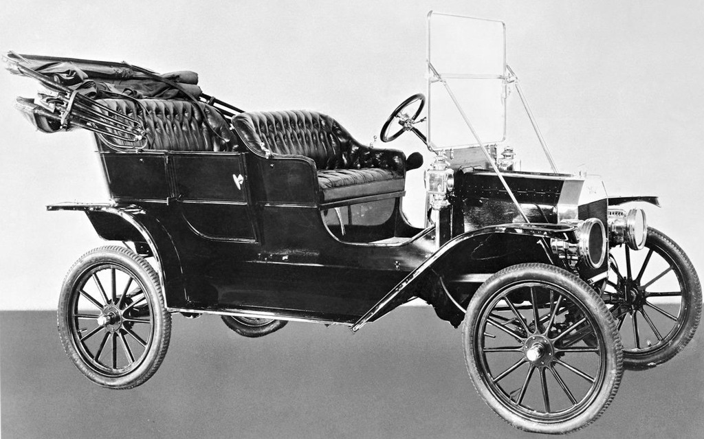 10 : La Ford Model , celle qui a démocratisé l'automobile.