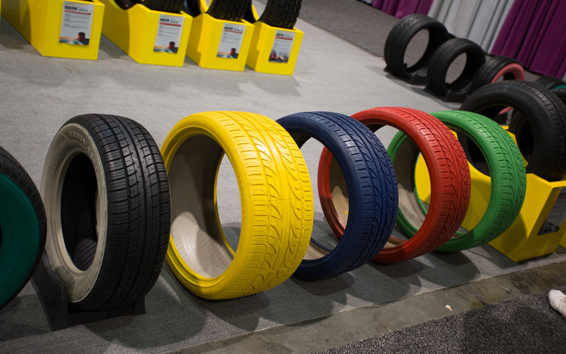 Quelqu'un veut des pneus de couleur ?