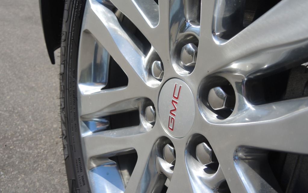 The more luxurious versions are fitted with 18-inch wheels.