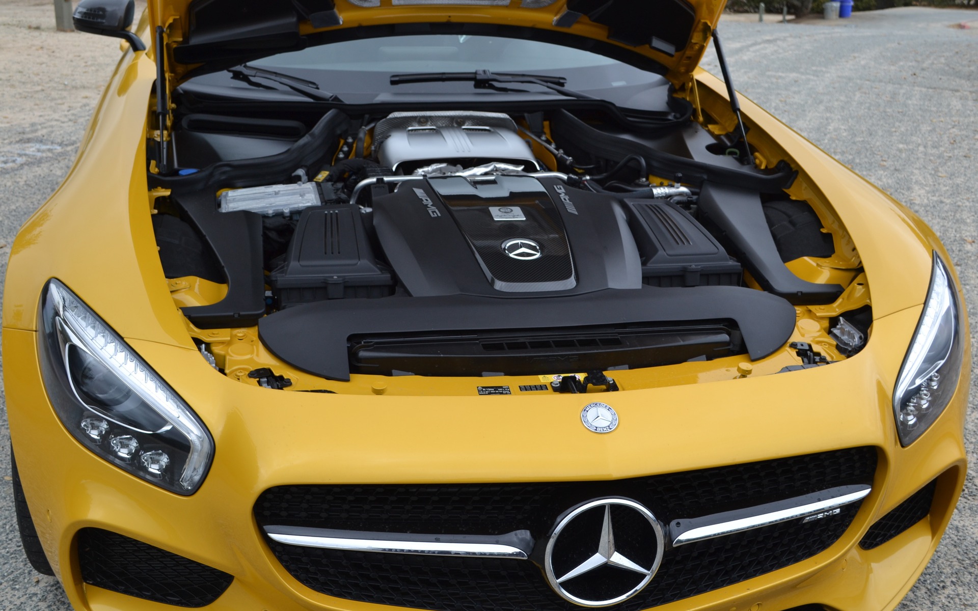 The new 4.0 litre twin-turbo V8 develops 462 hp in standard tune.