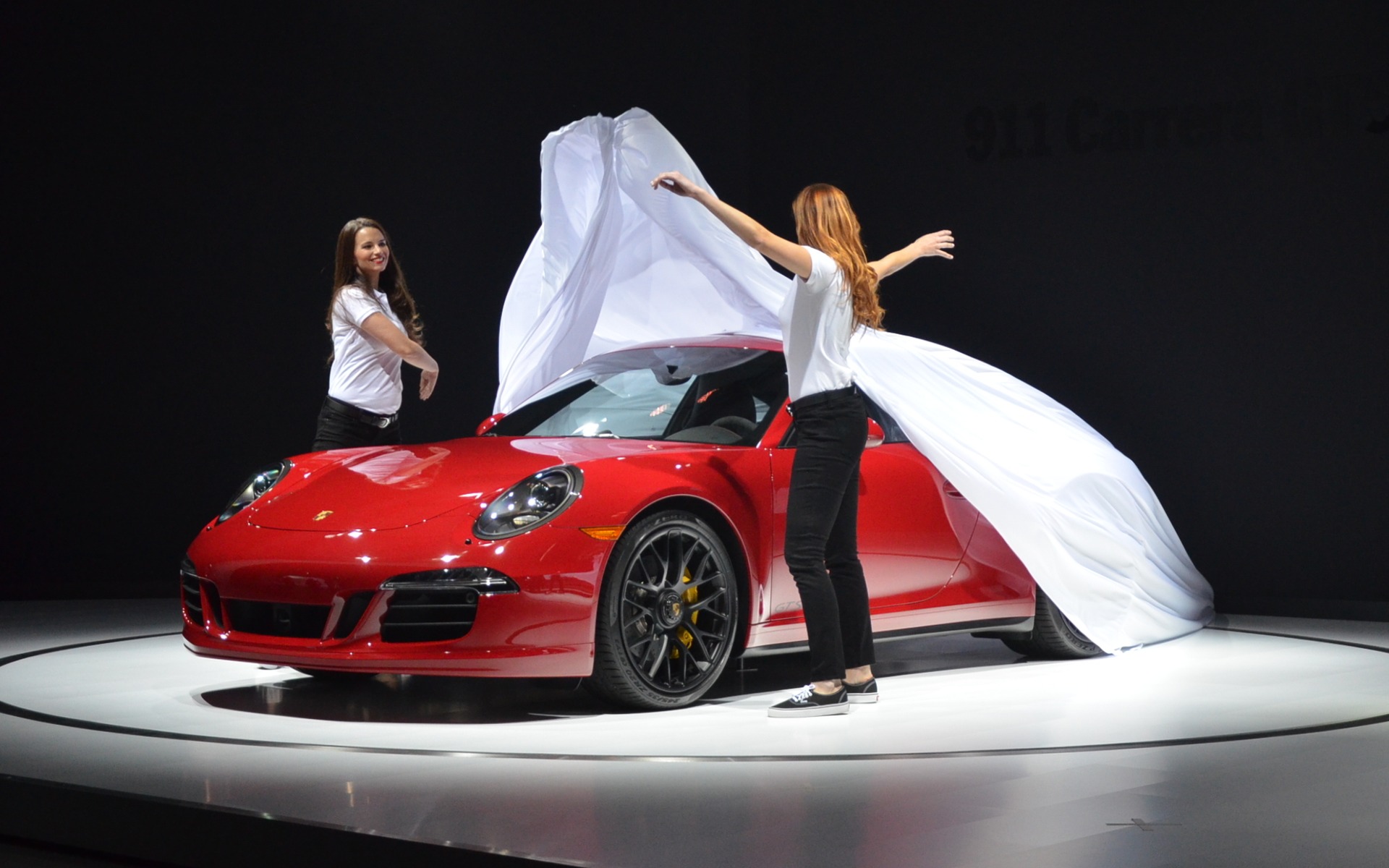 Porsche 911 GTS 2015. Youppi, la couverte s'envole!
