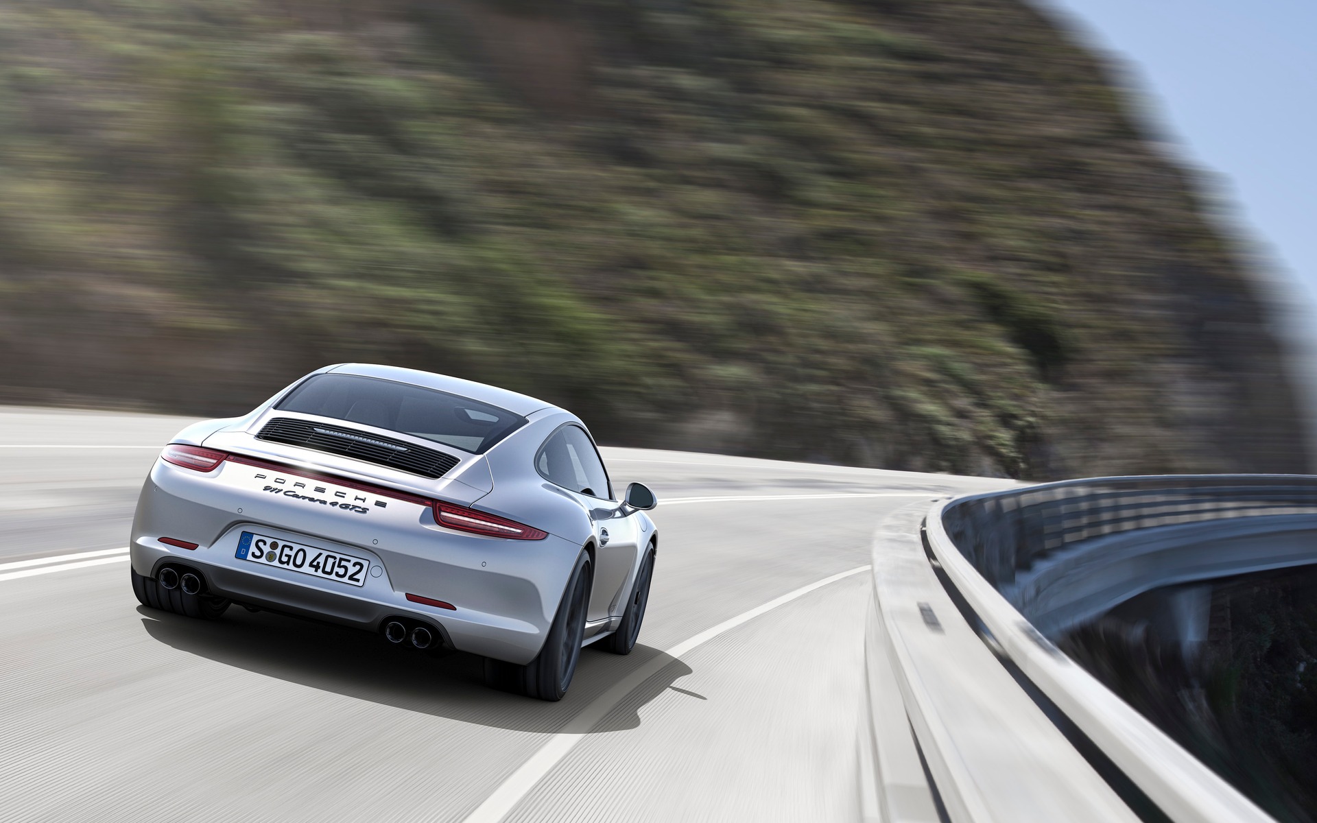 La GTS peut passer de 0 à 100 km/h en 4,0 secondes selon Porsche. 