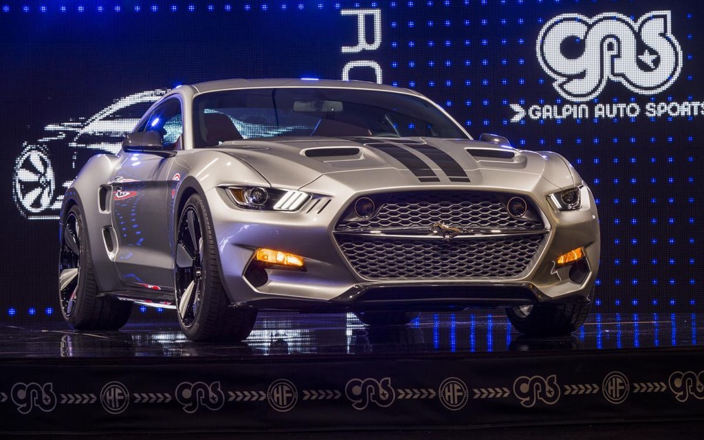 Ford Mustang 2015 GT: Le passé de demain - Guide Auto