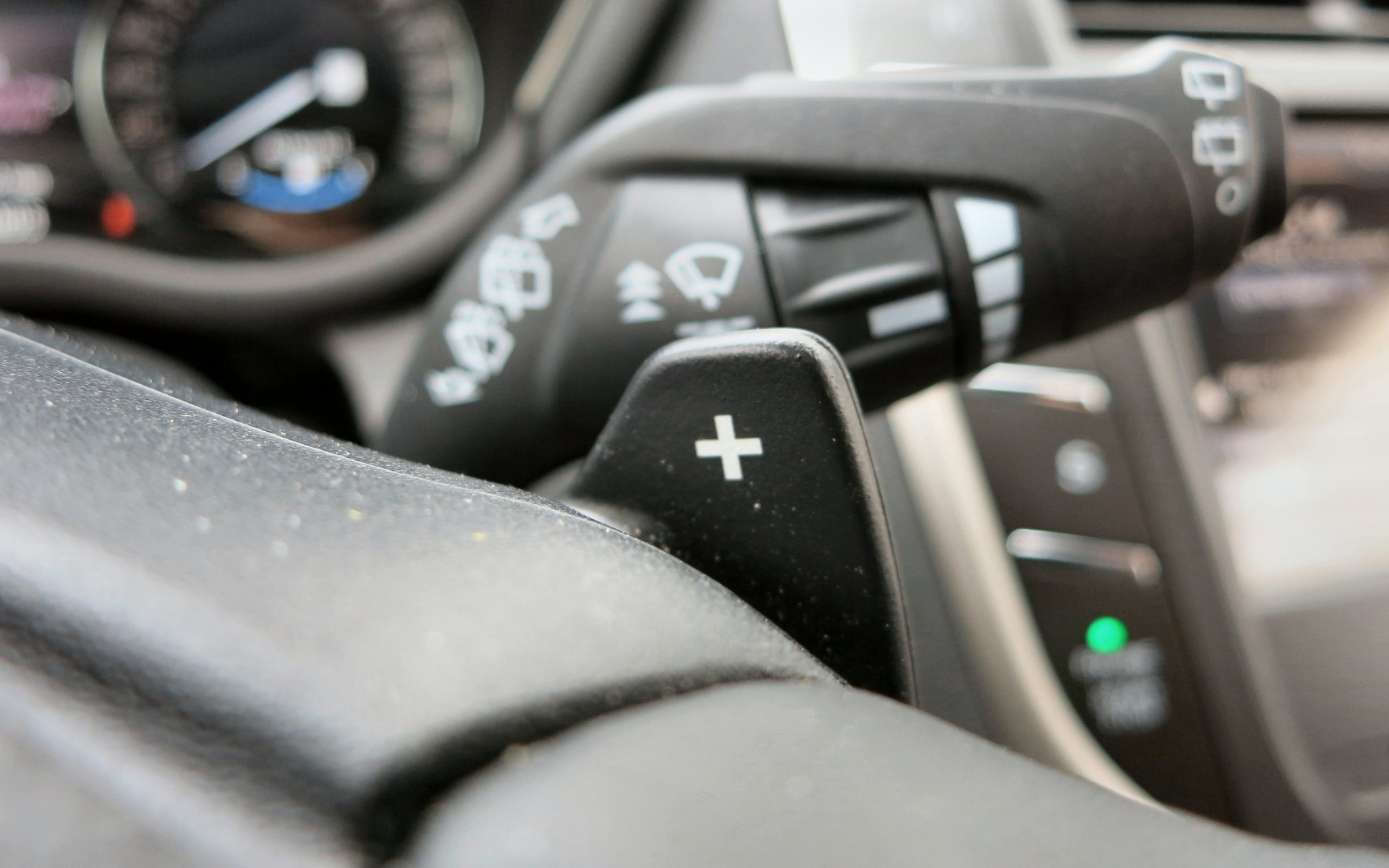 A six-speed automatic transmission is standard with the MKC.