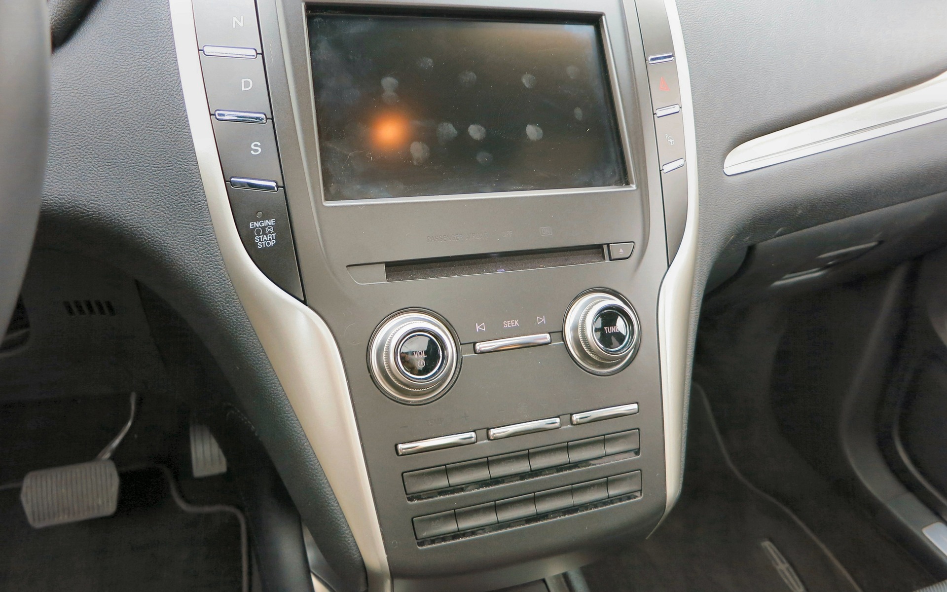 The MKC's centre stack 'floats' above the console.