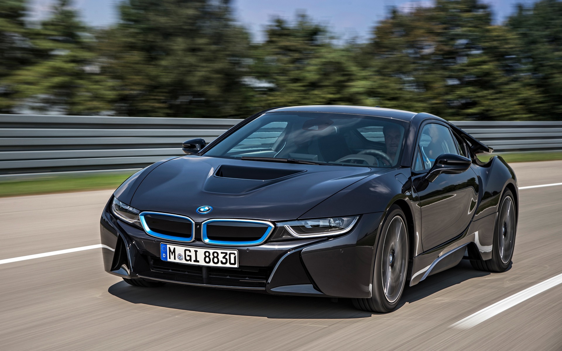 8 - BMW i8