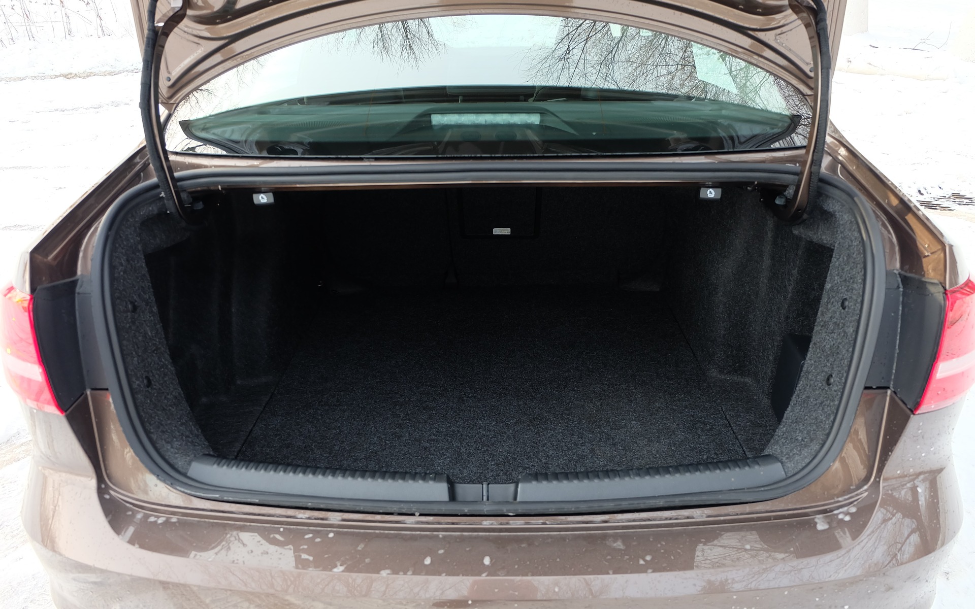 The Jetta’s trunk is vast, its opening is large and it opens high enough.