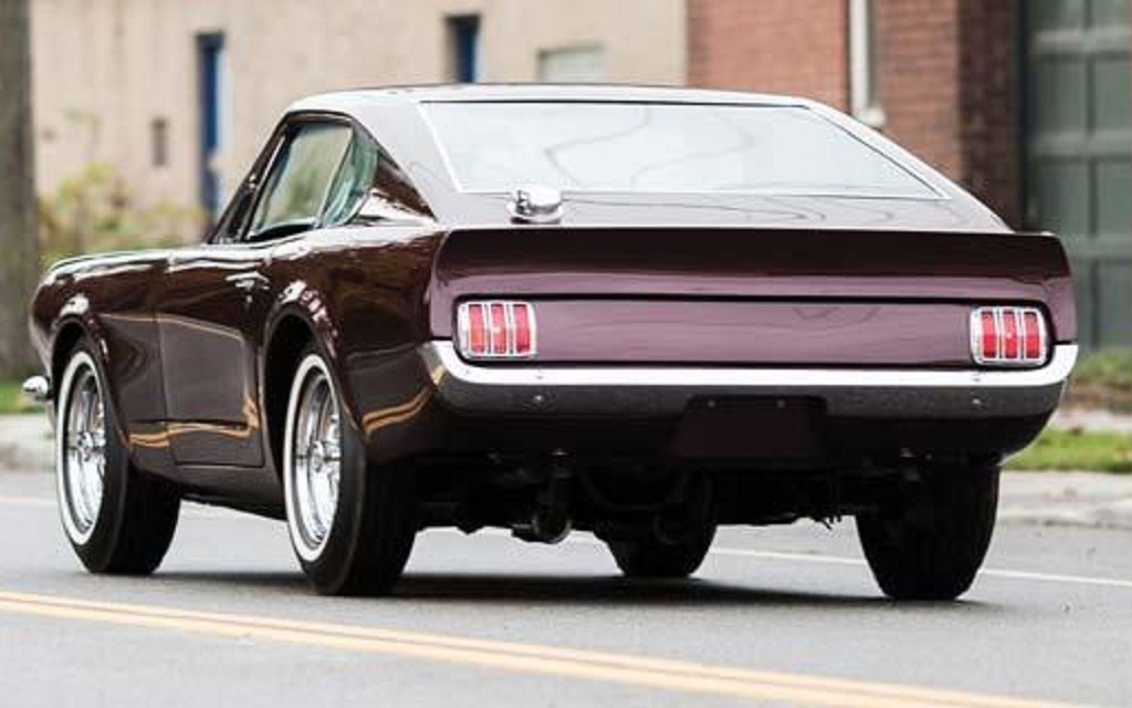 Ford Mustang «Shorty»