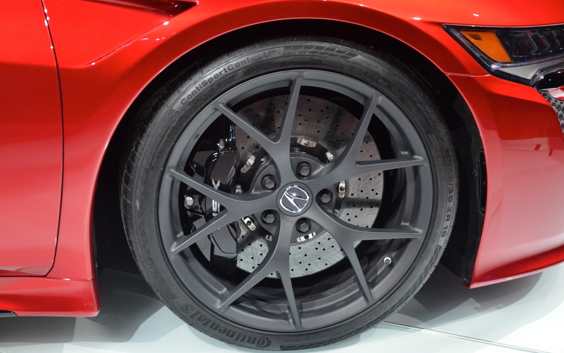 Acura NSX - Carbon-ceramic brakes.