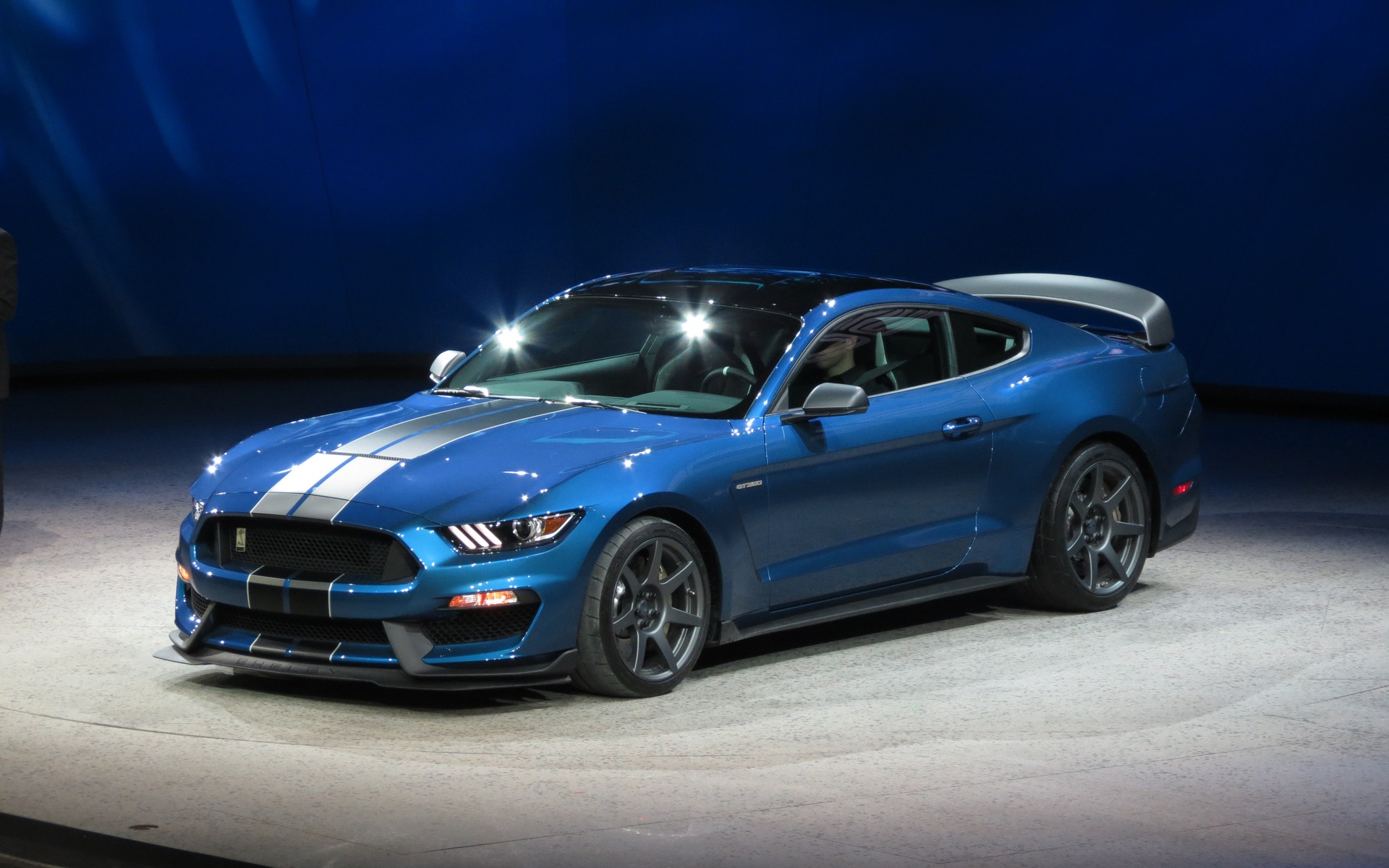 Shelby GT350R 2016