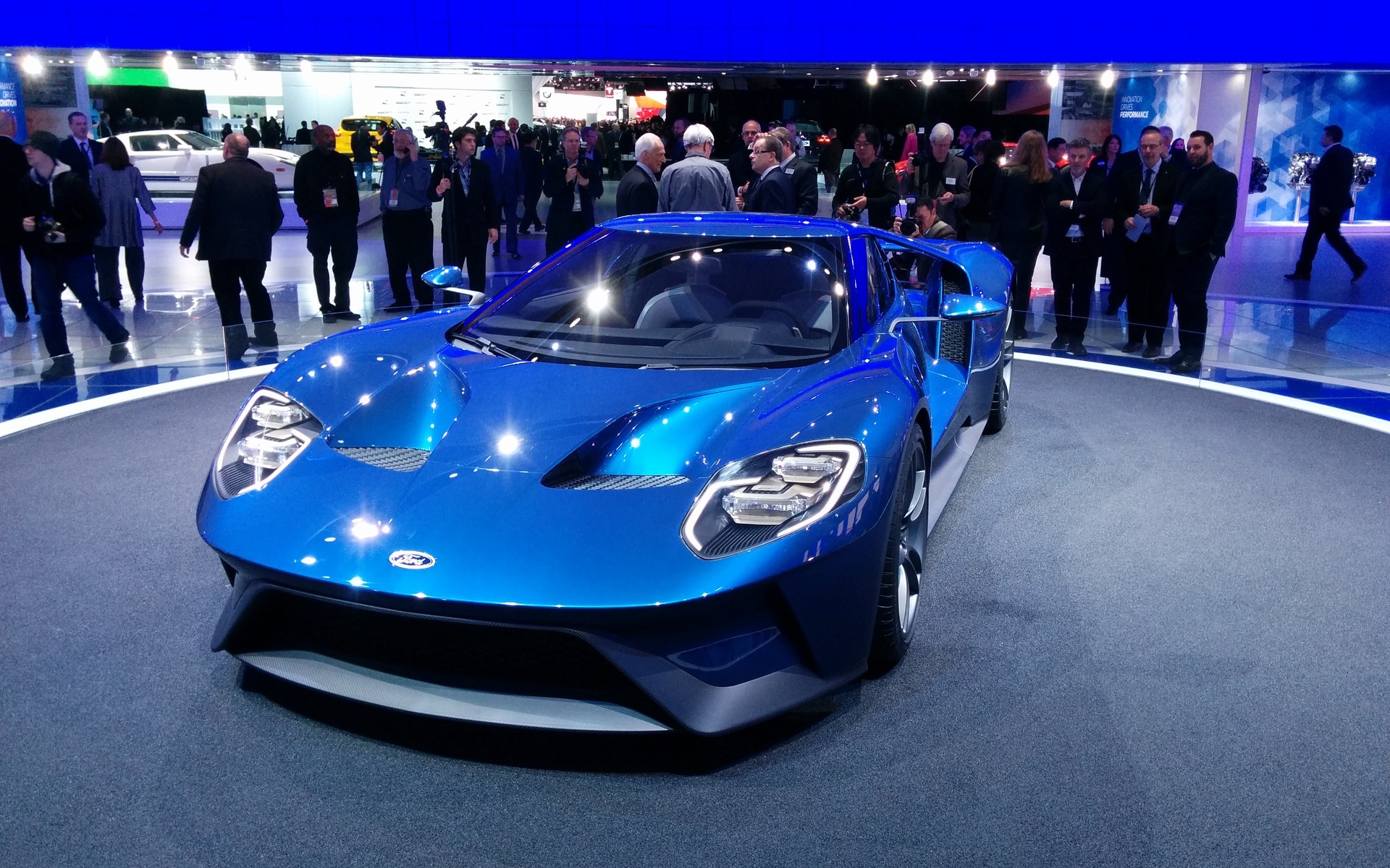 1: Ford GT