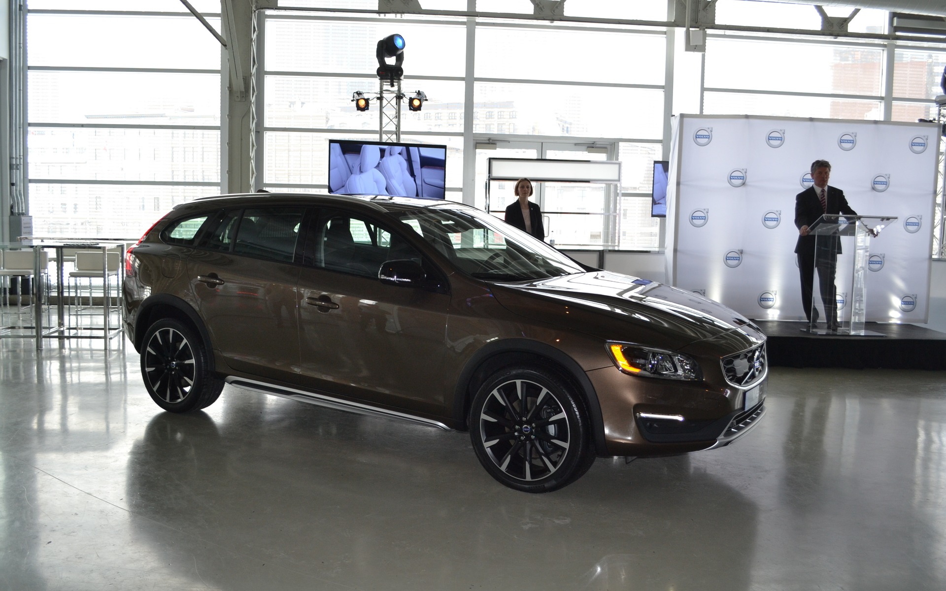 2016 Volvo V60 Cross Country