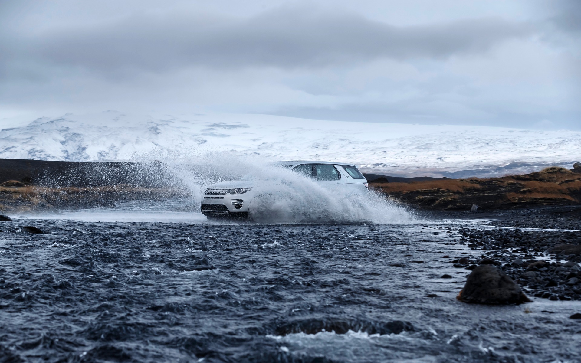 Land Rover Discovery Sport 2015 - Traverse d'un gué
