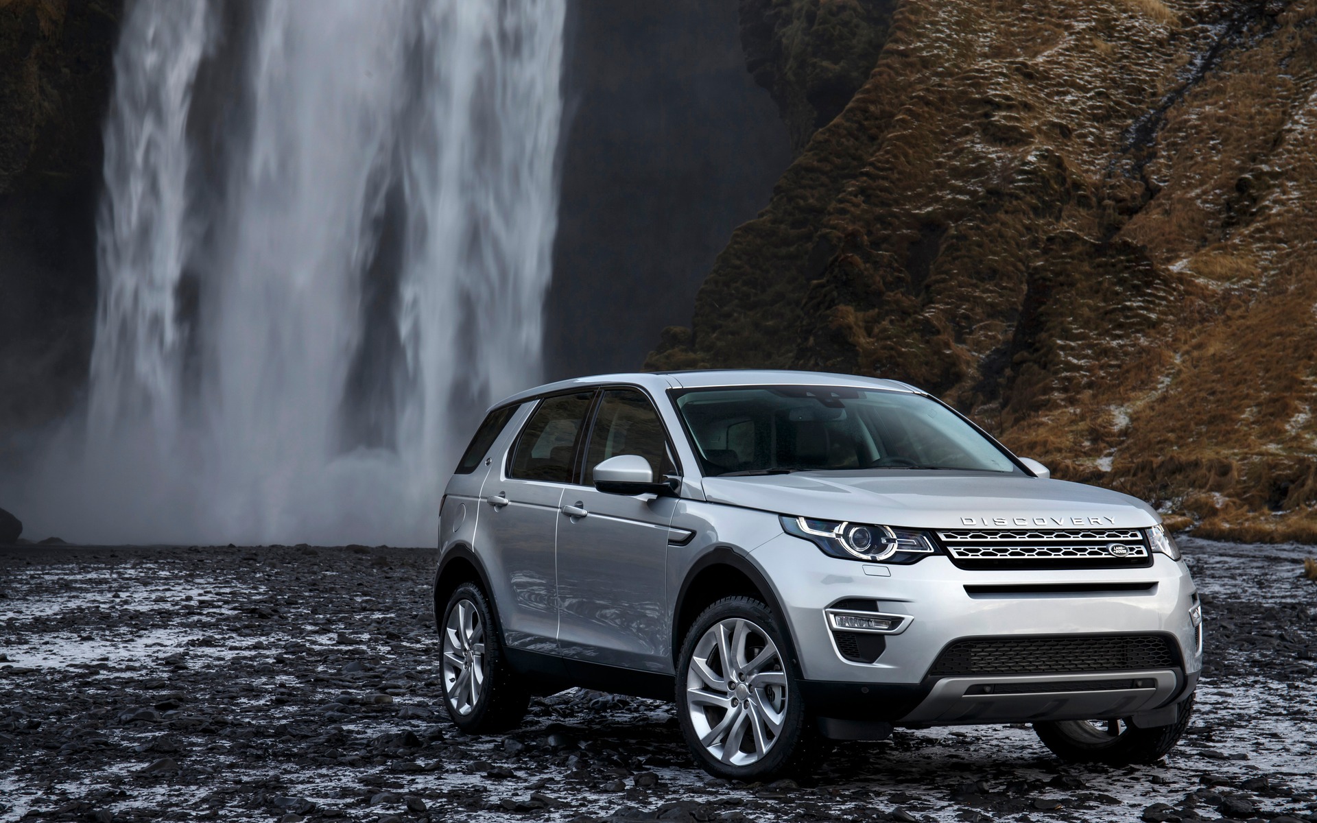 Land rover sport 2015. Land Rover Discovery Sport 2015. Ленд Ровер Дискавери 2015. Новый ленд Ровер Дискавери спорт.