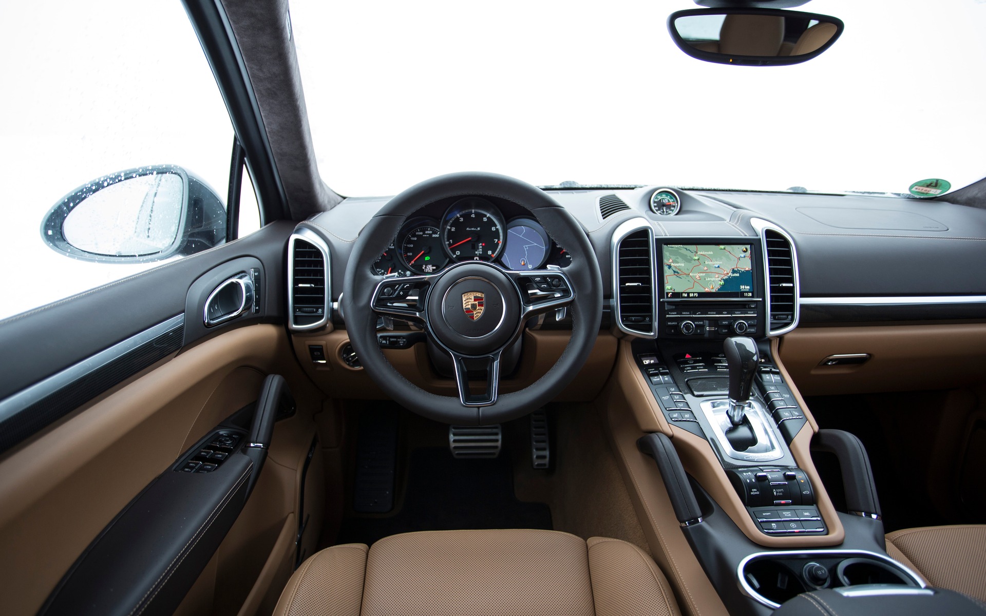 Porsche Cayenne Turbo S 2016 - Poste de pilotage.