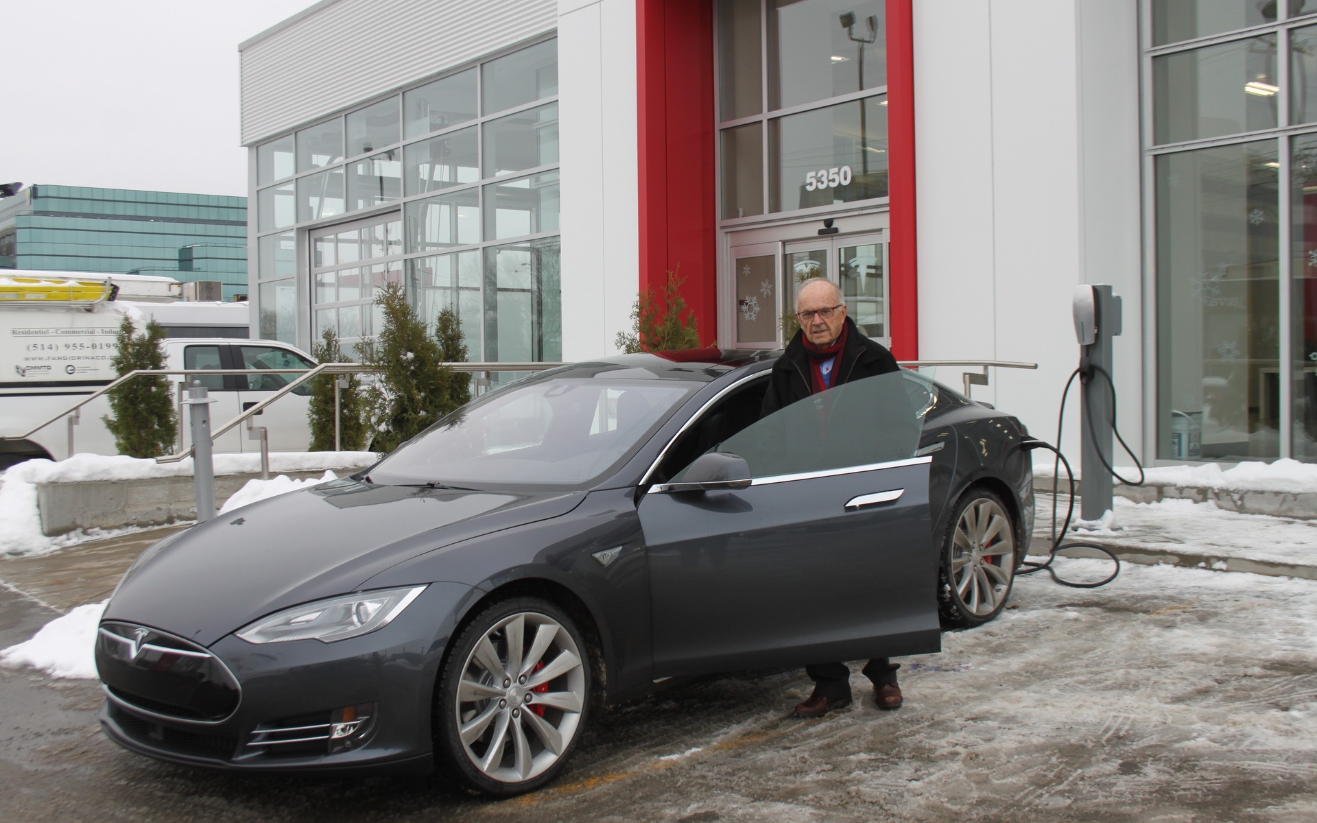 Jacques Duval et sa Tesla S