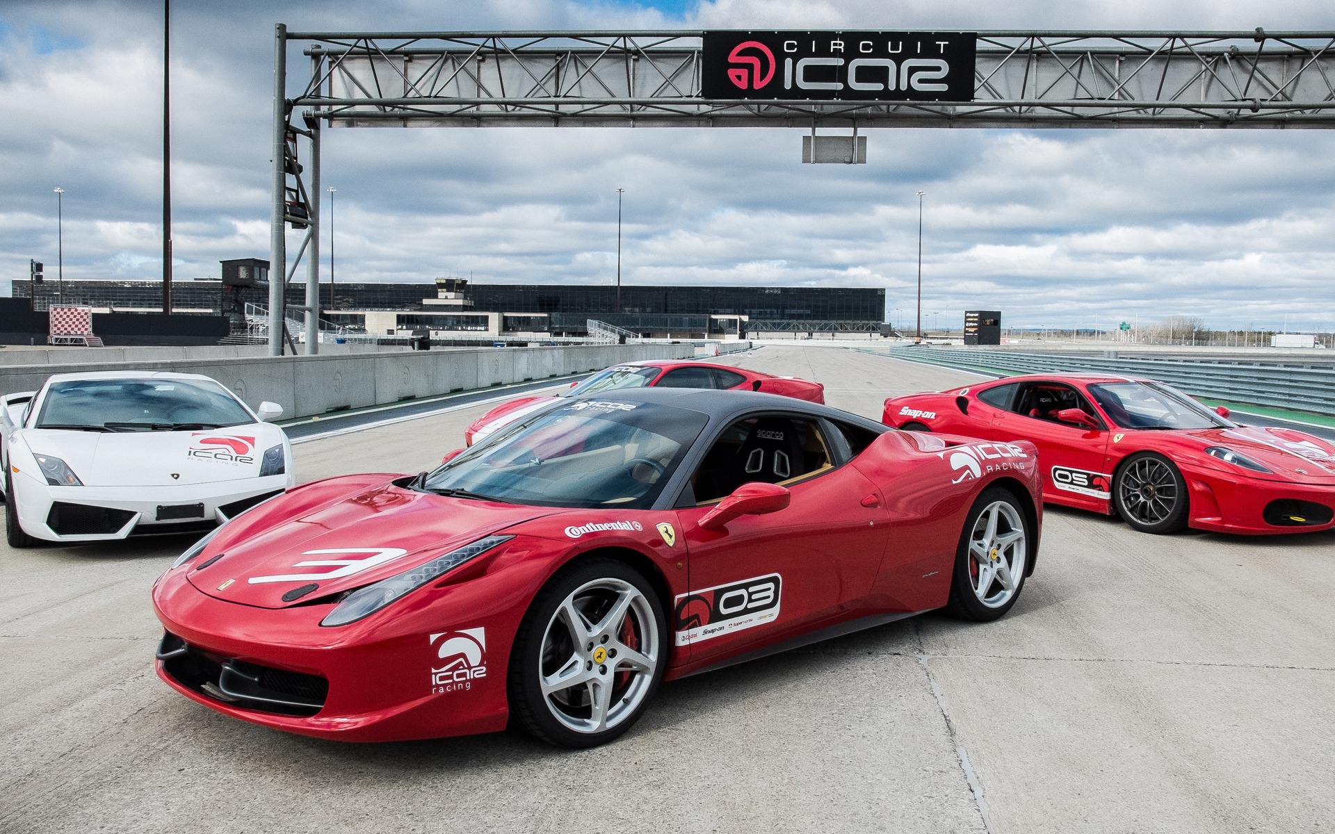 Rabais sur l'essai sur circuit de course de Ferrari et Lamborghini