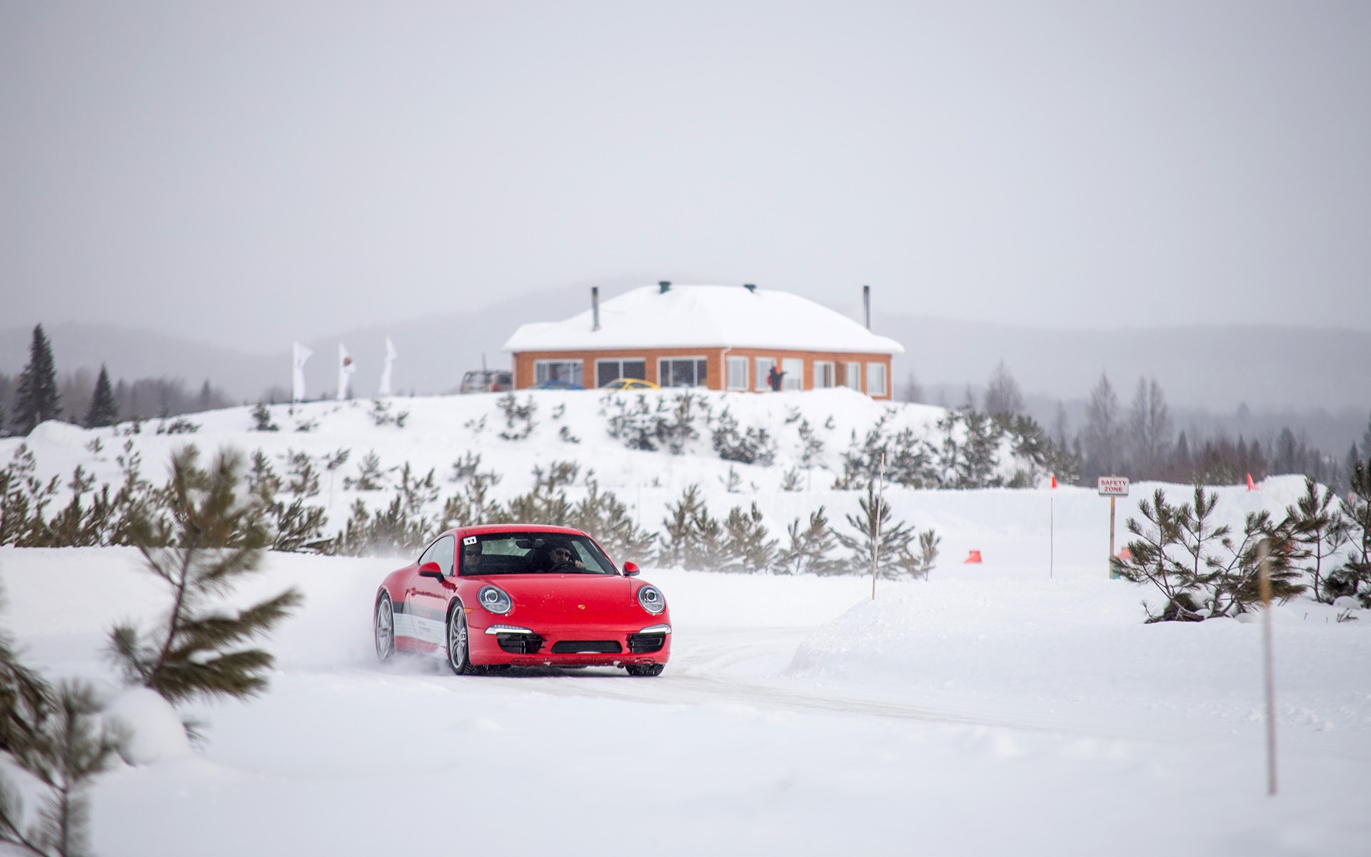 2015 Porsche Camp4 at the Mécaglisse circuit.