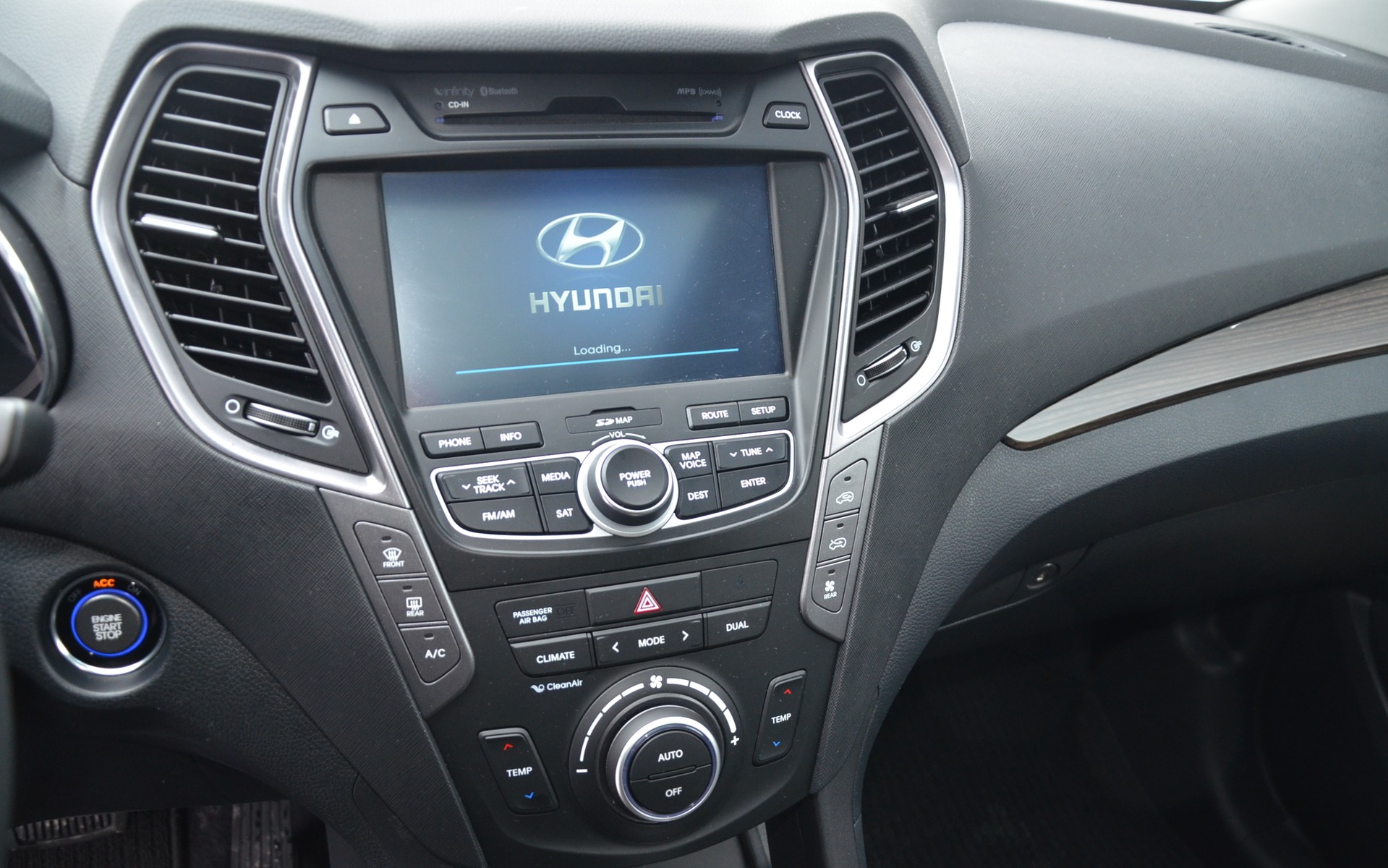 Hyundai Santa FE XL 2015 - Détail de la console centrale
