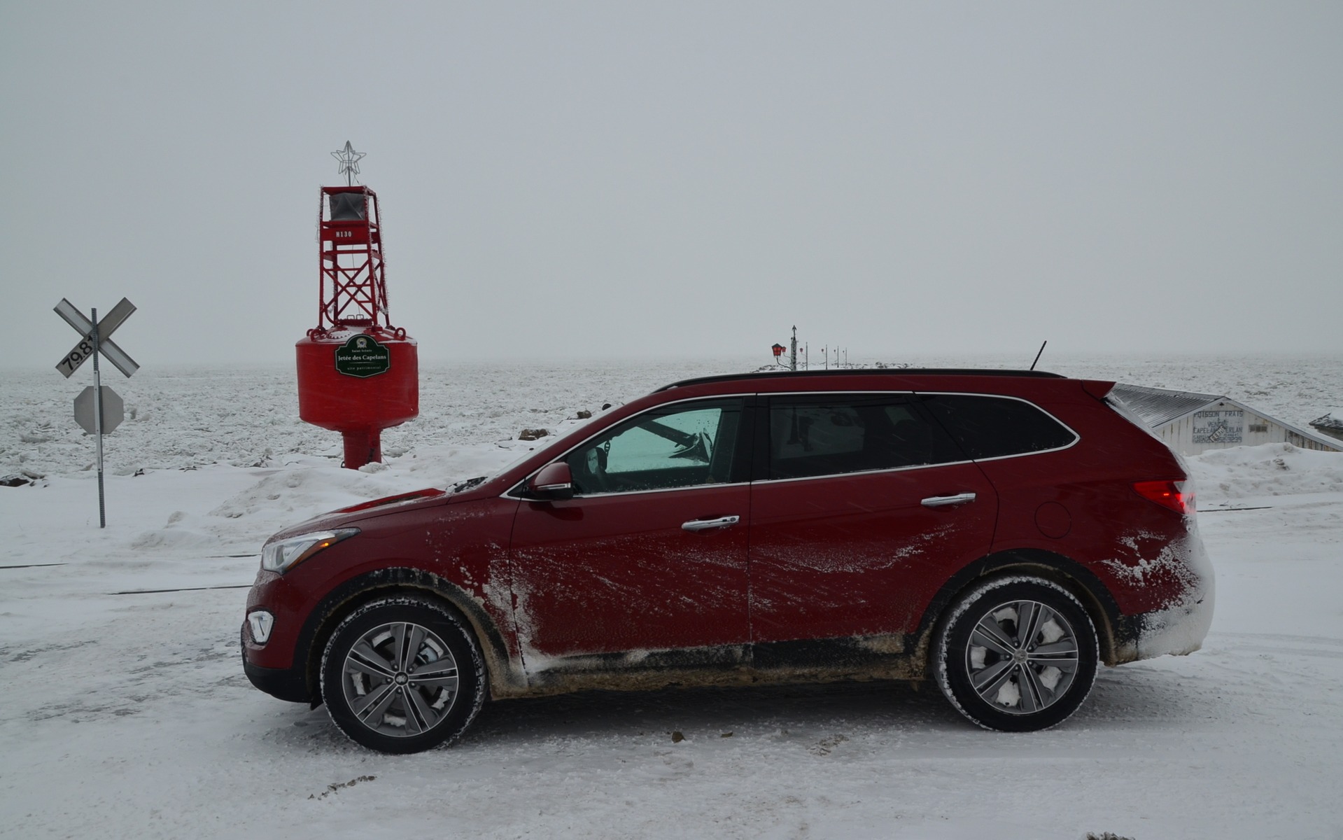 Hyundai Santa FE XL 2015  sur le bord du fleuve dans Charlevoix