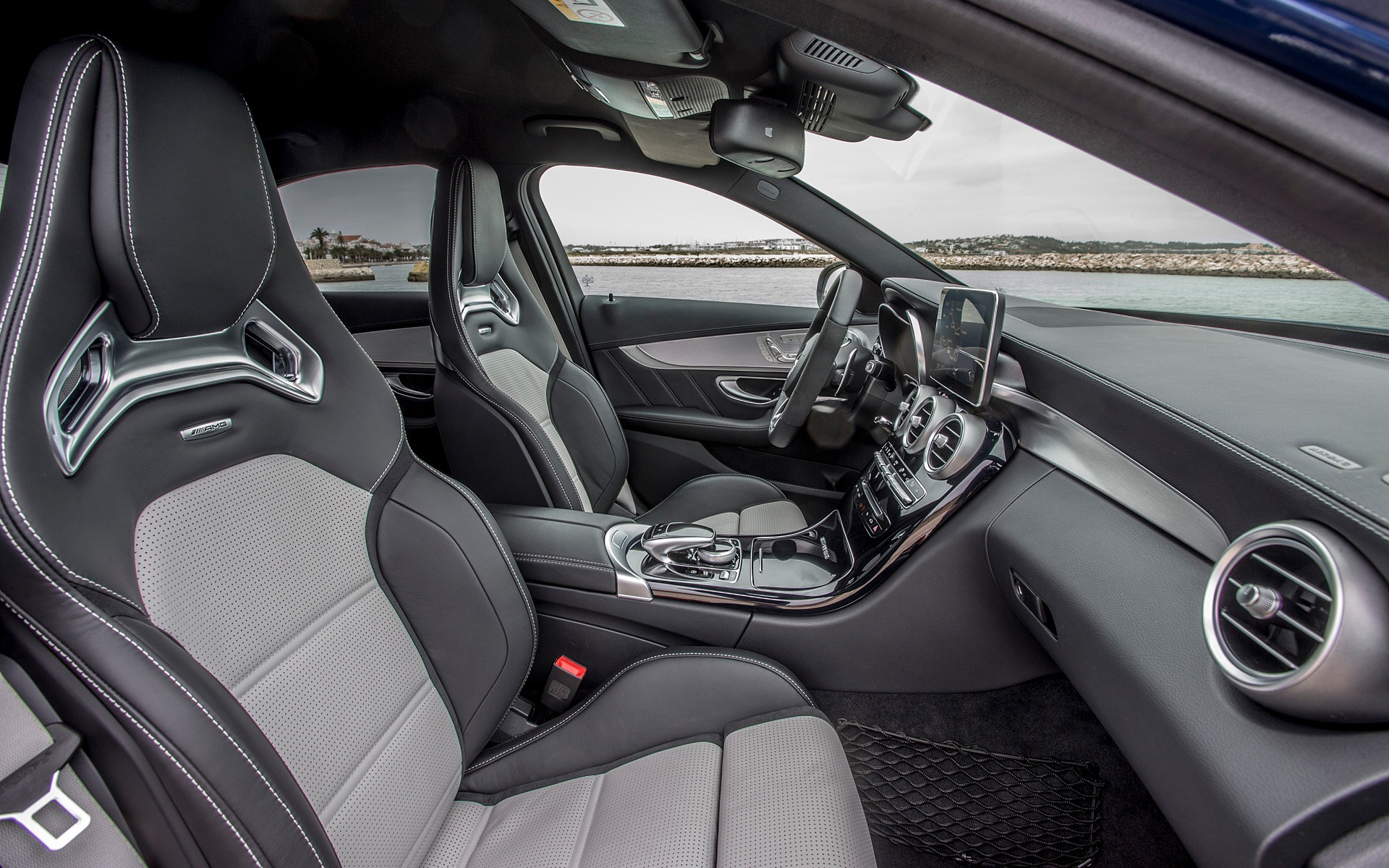 Impeccably sculpted and molded front seats for the C 63 S.