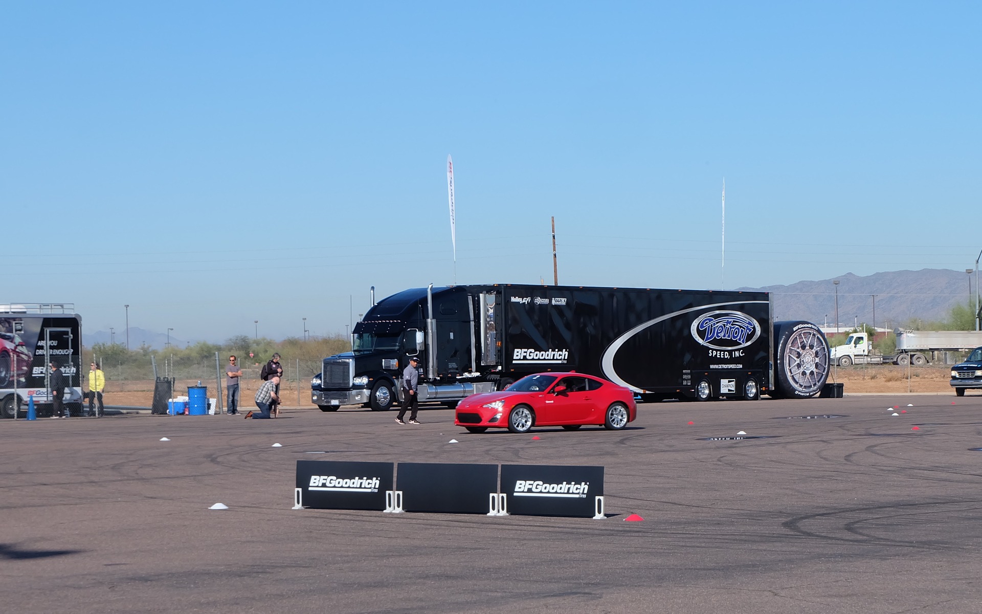 Il est aussi très stable même après plusieurs tours sur circuit.