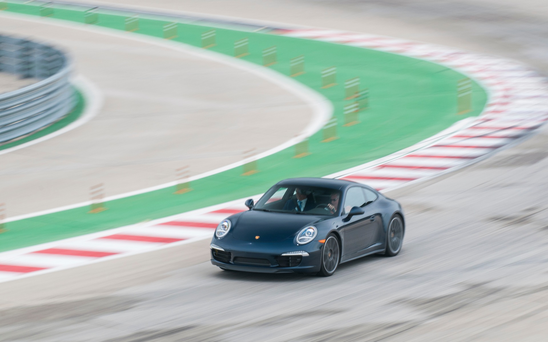 2e: Porsche 911 Carrera 4 S