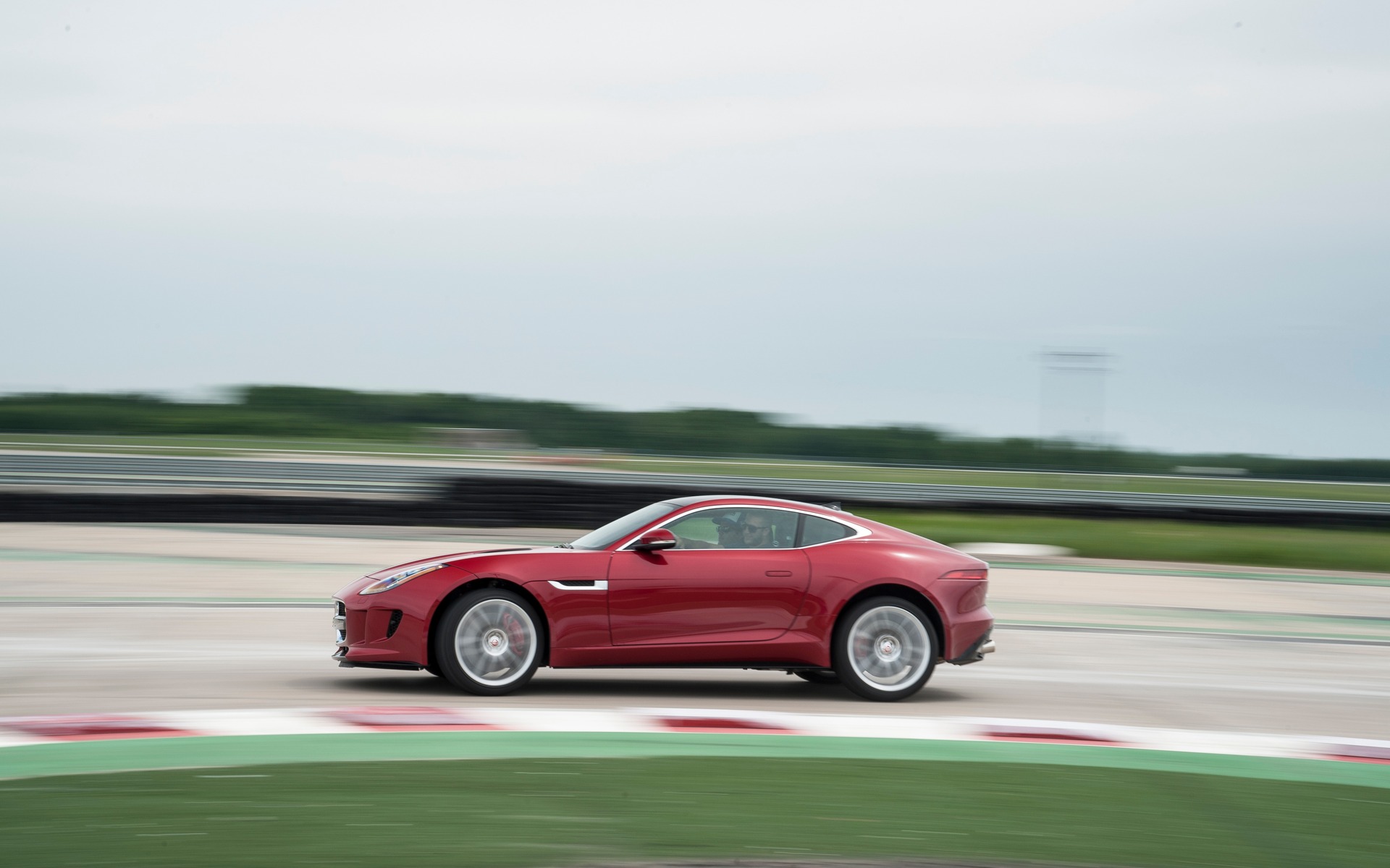 3e: Jaguar F-Type Coupe