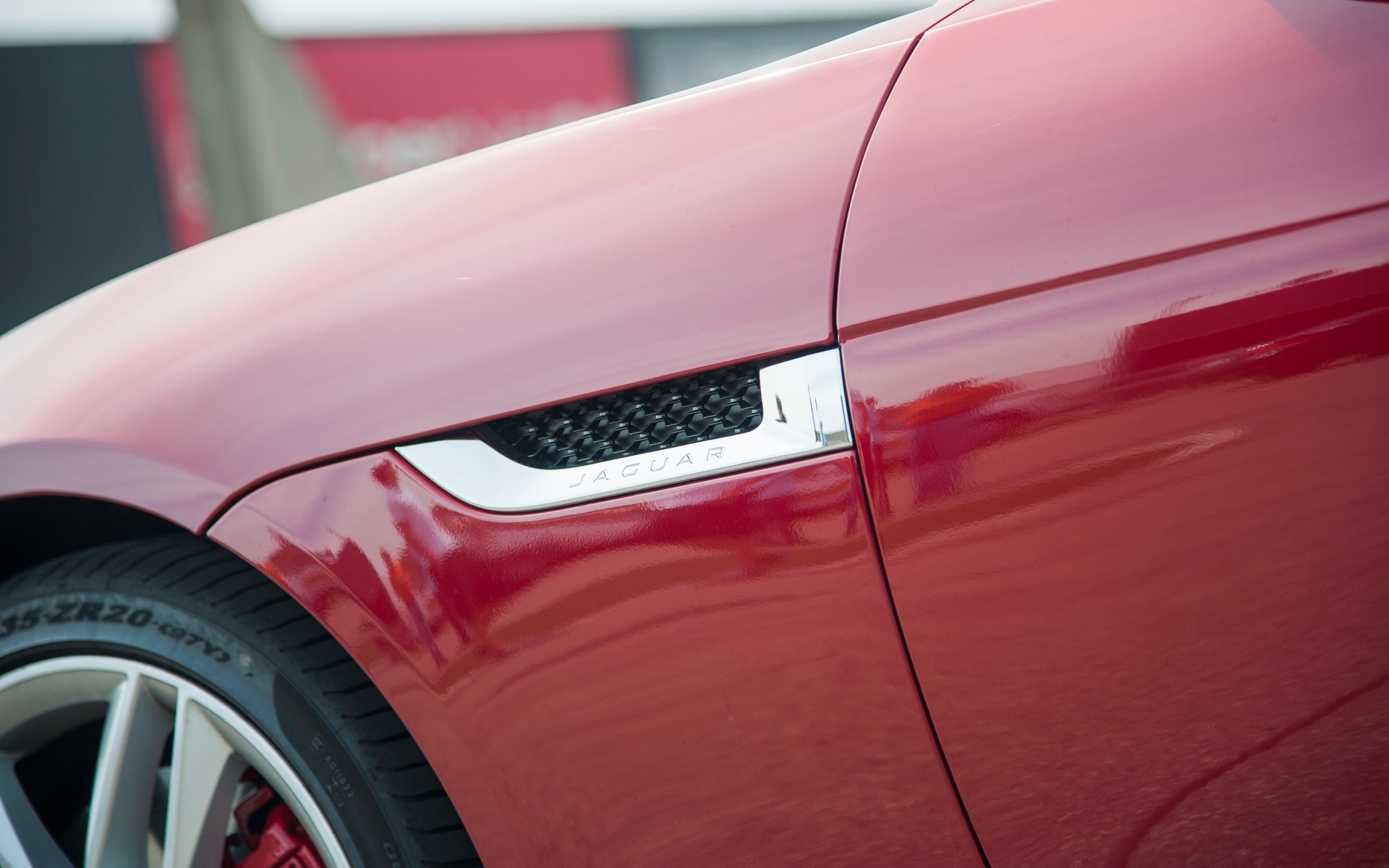 3e: Jaguar F-Type Coupe