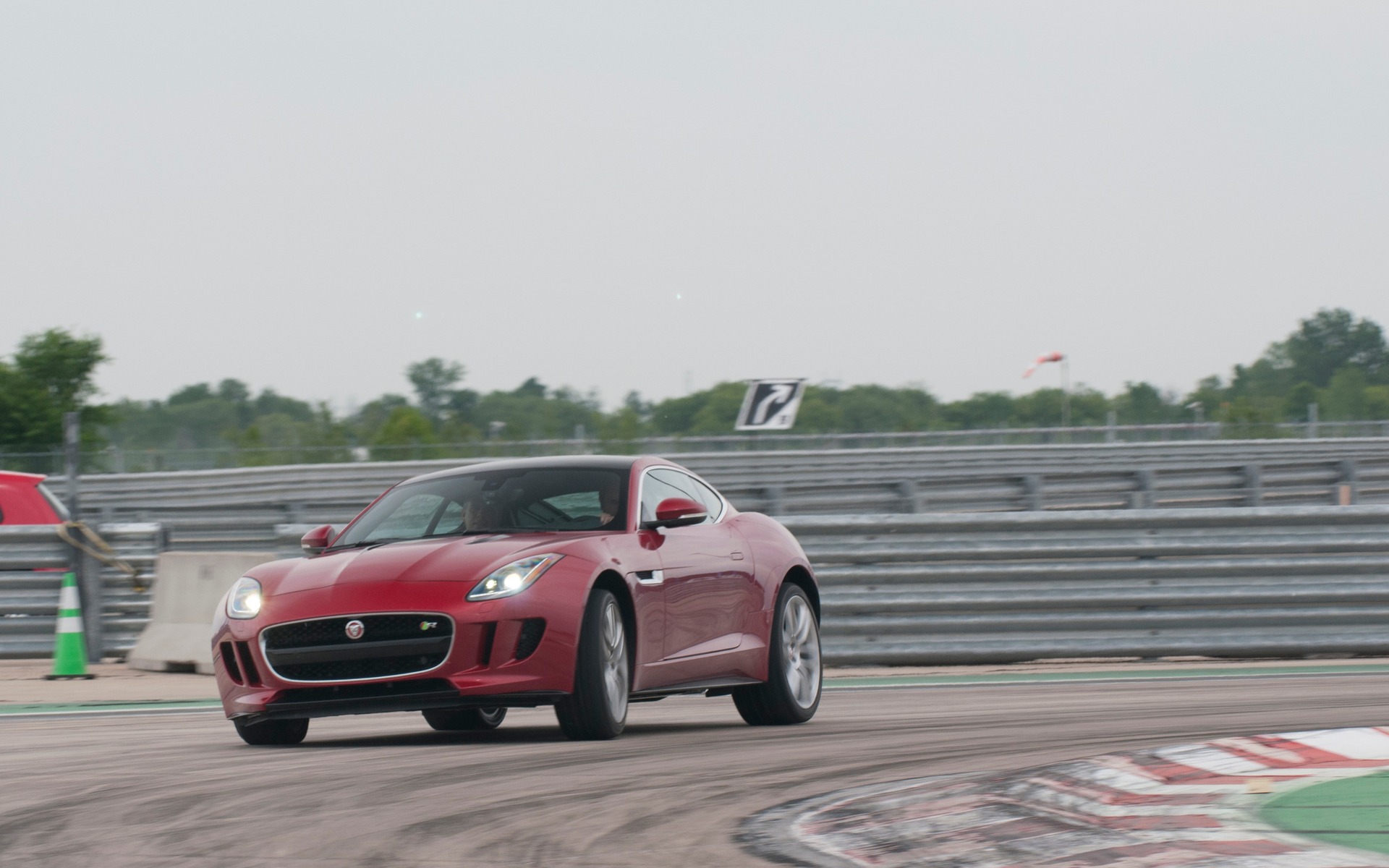 3e: Jaguar F-Type Coupe