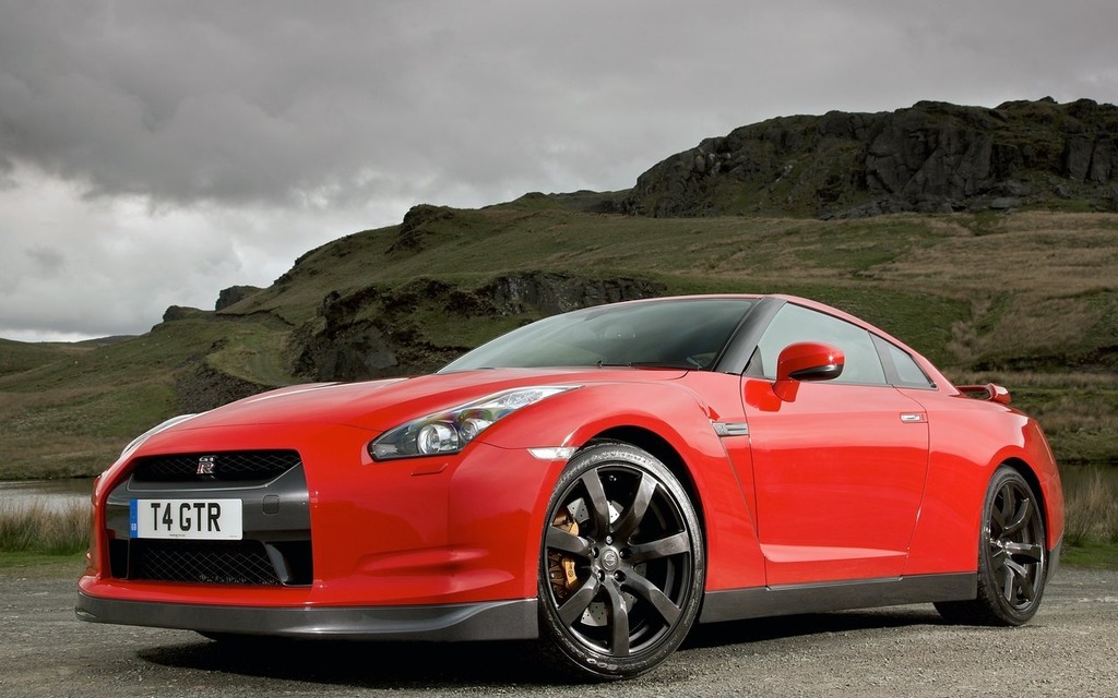 7 : Nissan GT-R 2008