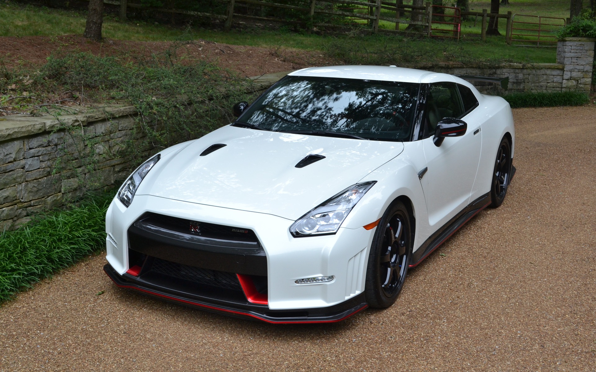 6 : 2015 Nissan GT-R Nismo 