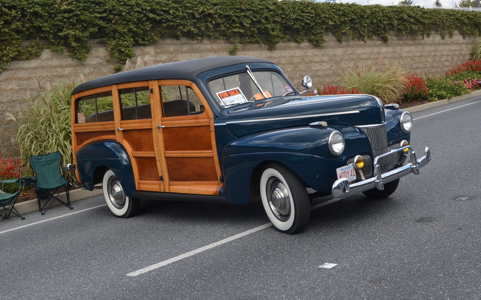 Ford DeLuxe 1941. Vraiment pas laid!