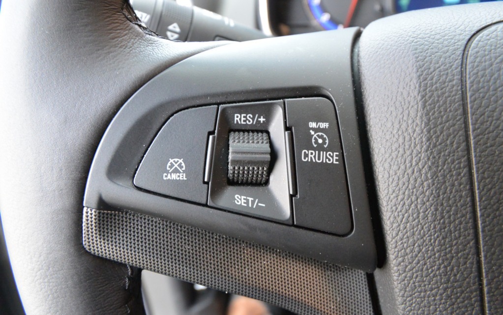 Left steering wheel spoke: cruise control.