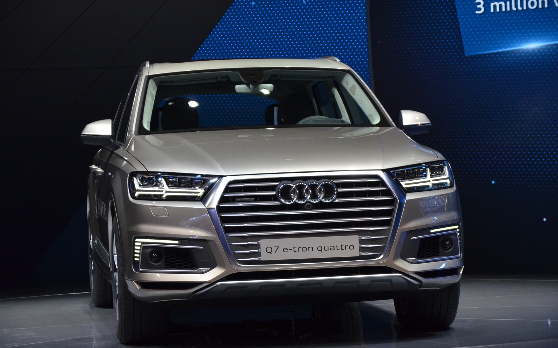 Audi Q7 e-tron quattro au Salon de l'Auto de Shanghai 2015.