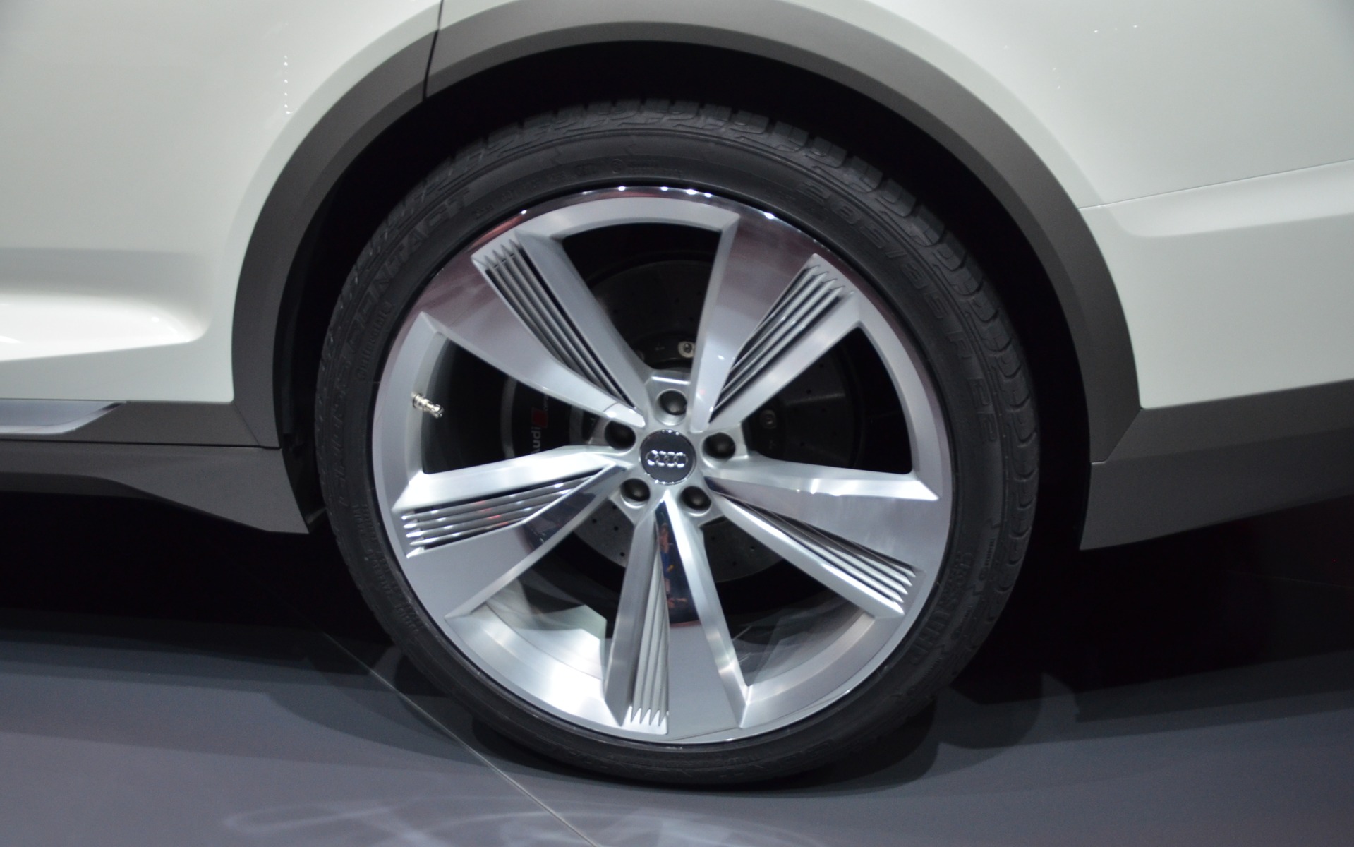 These alloy wheels were specially made for the model. 