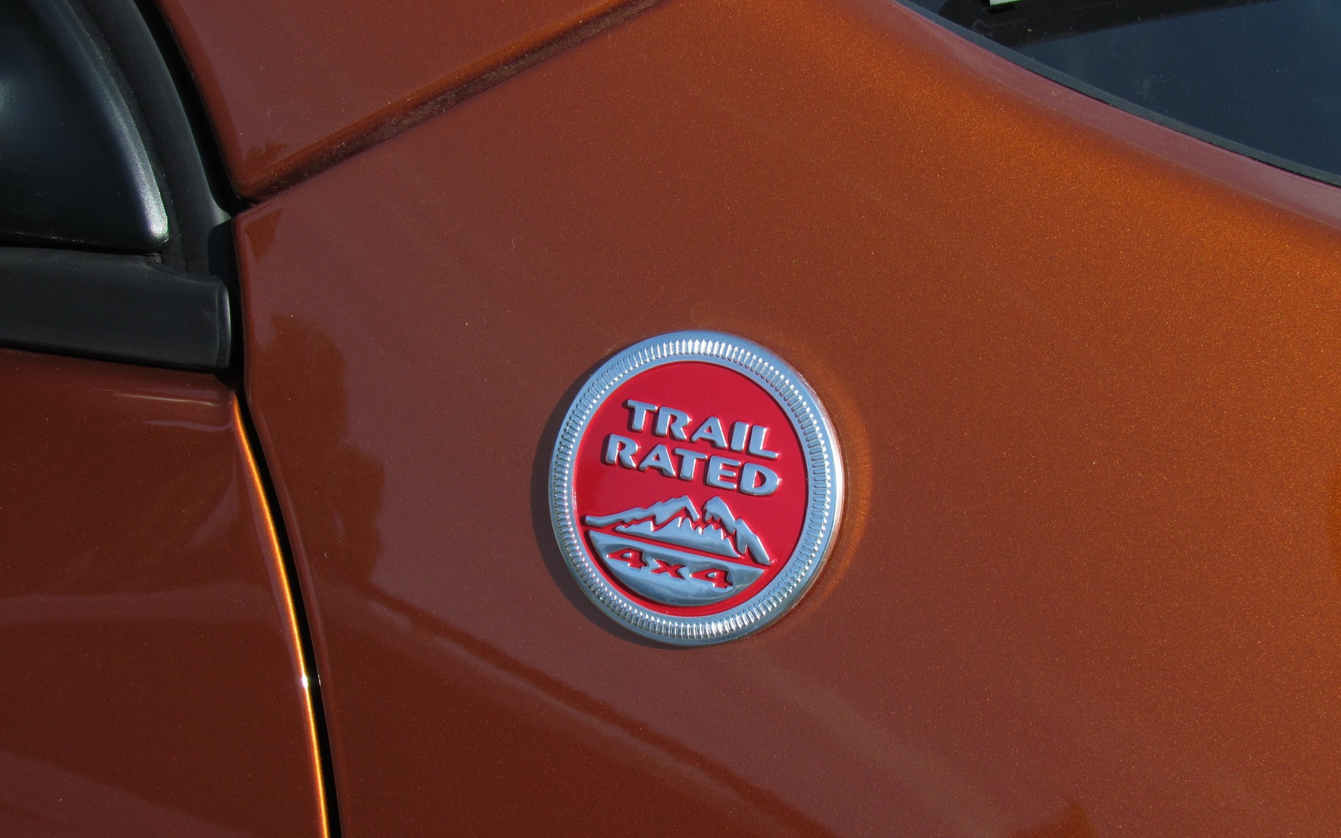 Le badge qui fait toute la différence avec le Jeep Trailhawk. 