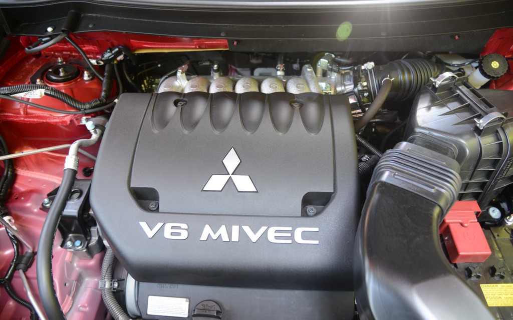 2016 Mitsubishi Outlander Canadians Prefer the V6 The