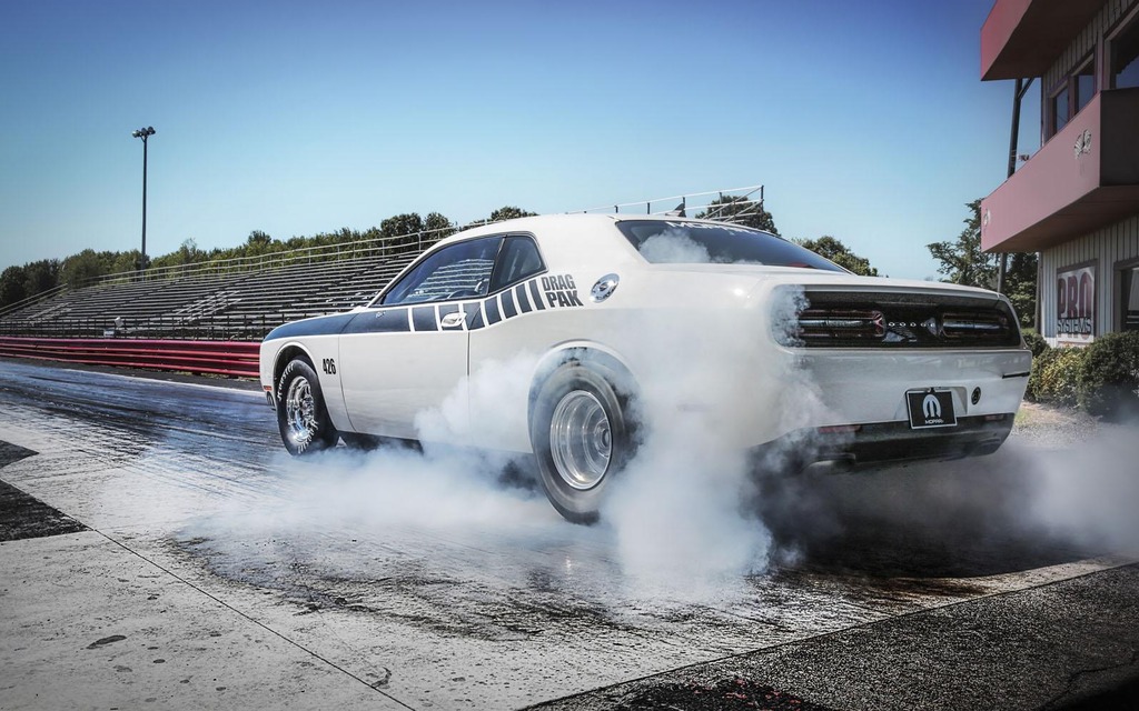 Dodge Challenger Drag Pak