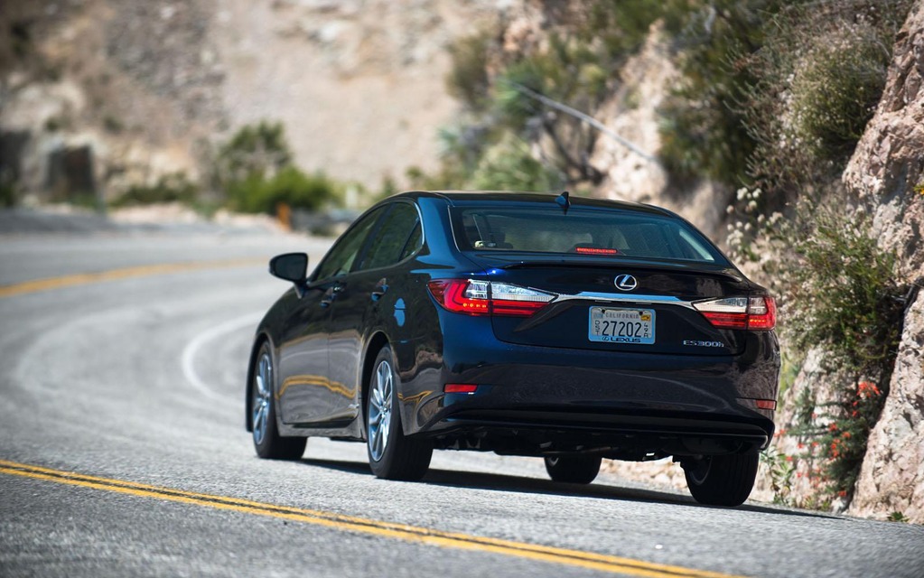 Lexus ES 2016