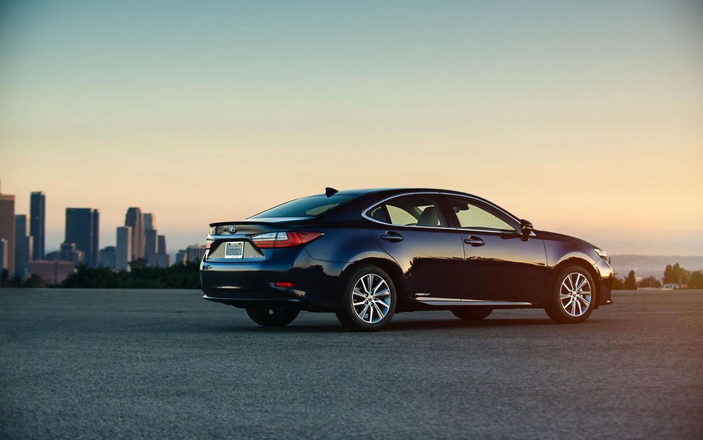 Lexus ES 2016