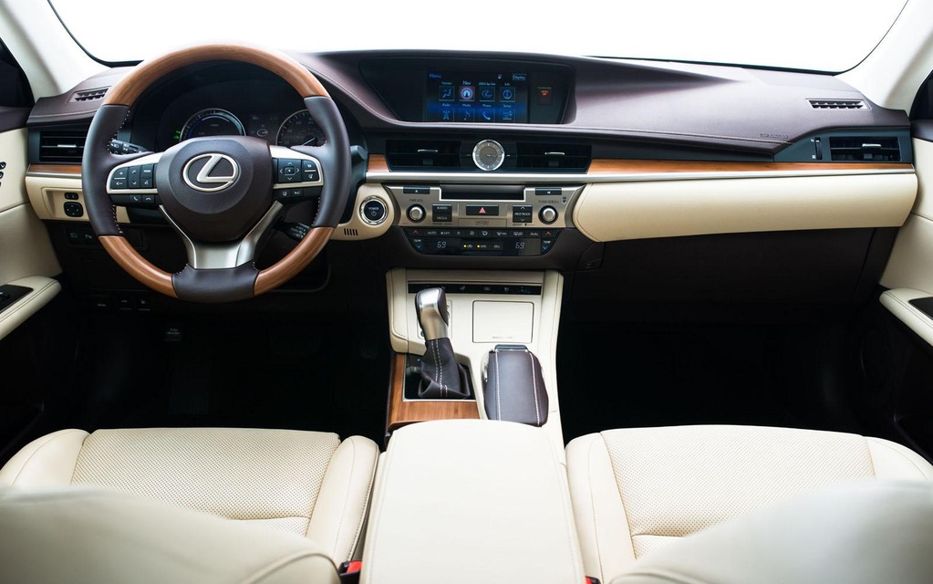 Lexus ES 2016