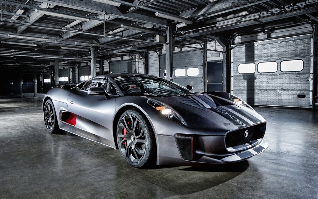 La Jaguar C-X75 joue dans le prochain James Bond (SPECTRE)
