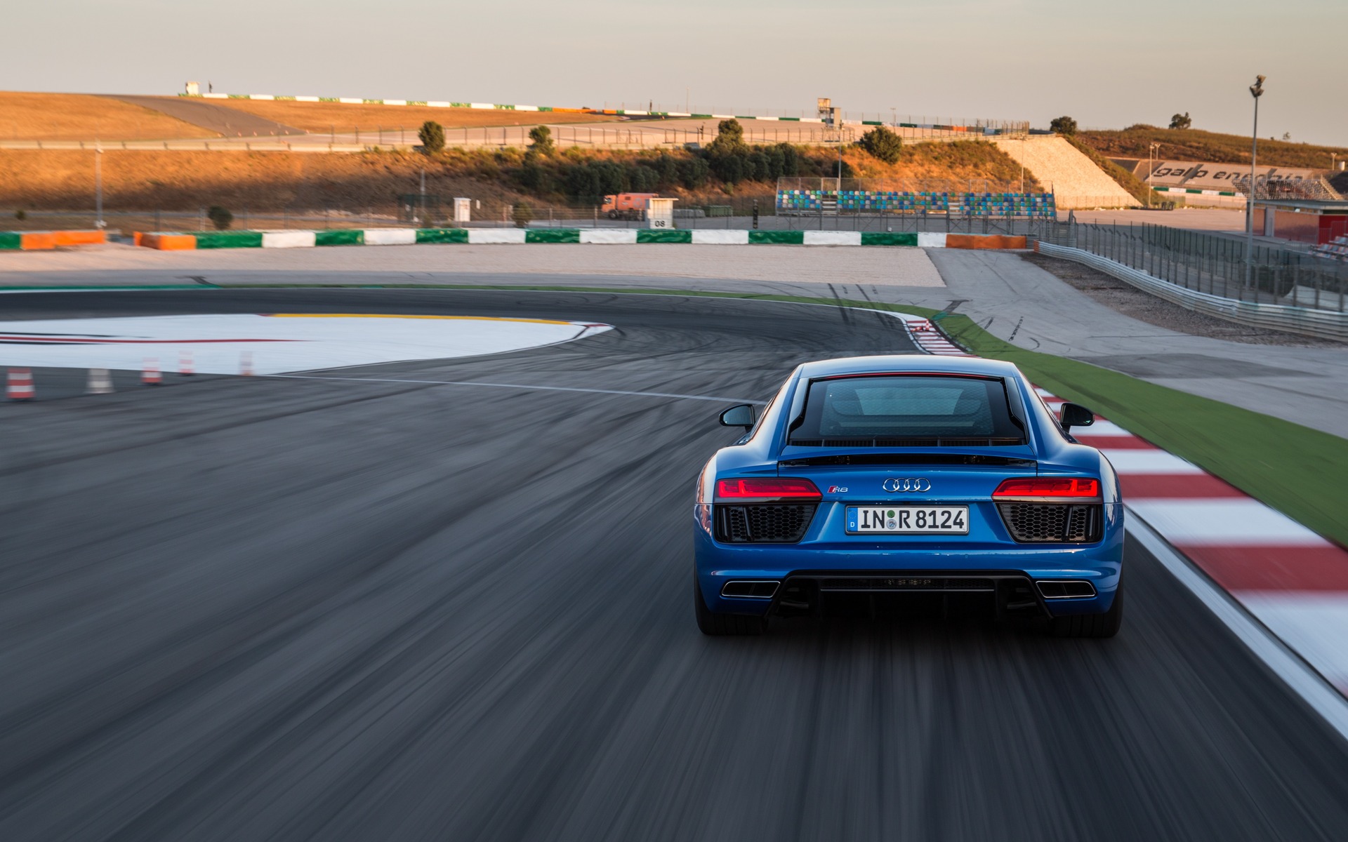 Audi R8 2017 - Freinage performant sur circuit.