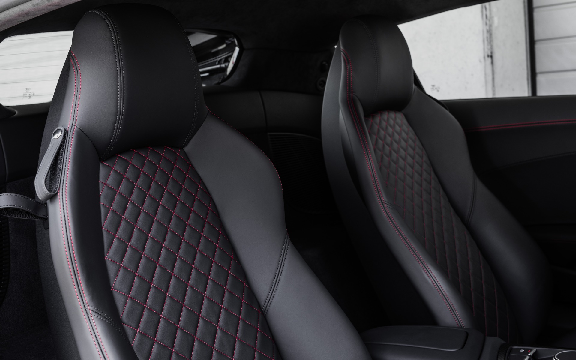 Audi R8 V10 Plus 2017 - Détail des sièges.